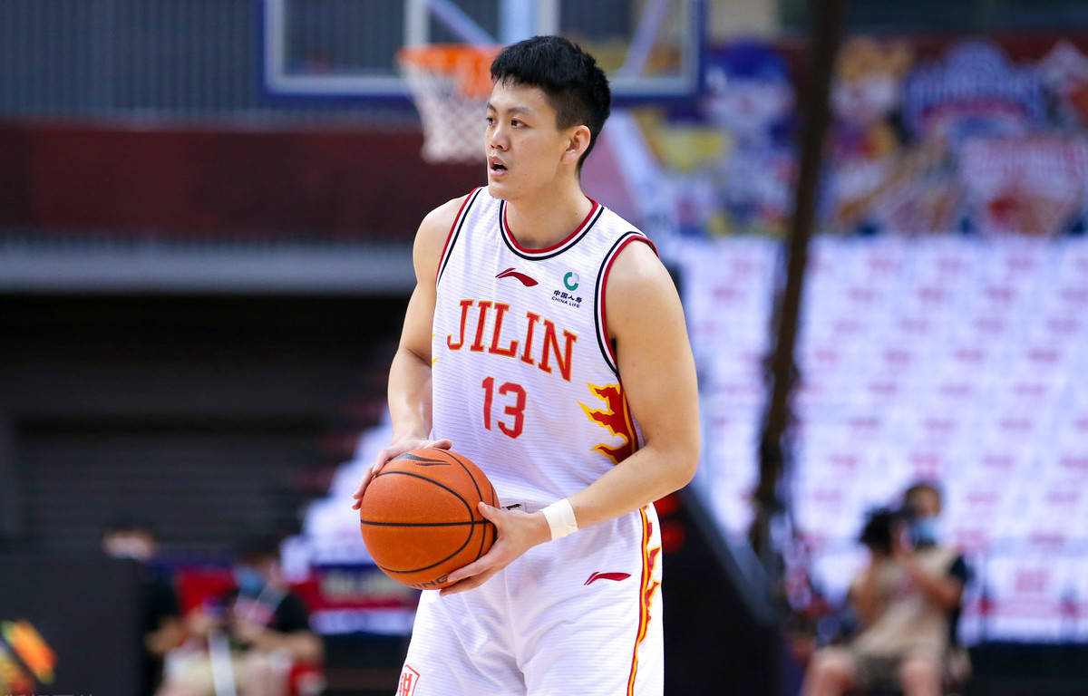 关于冲刺阶段皇家社会调整名单以备CBA常规赛，止住颓势环节打磨，媒体盛赞，赛程密集仍需轮换的信息