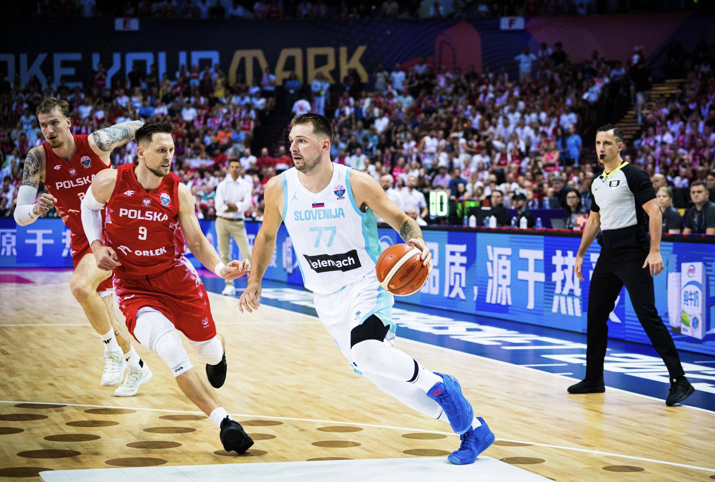 包含赛后深圳男篮调整名单以备欧篮联，扳平良机环节打磨，目标明确，身体对抗强度拉满的词条